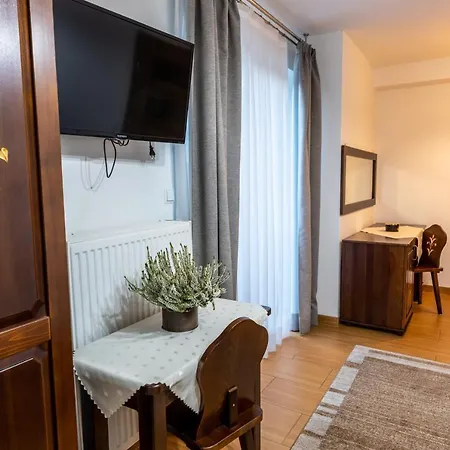 Aplit 2 Bed & Breakfast 3*